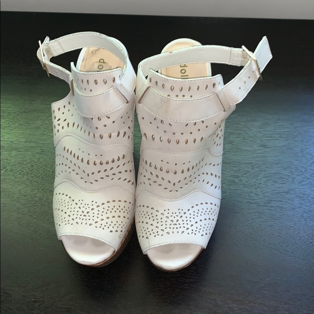White wedges